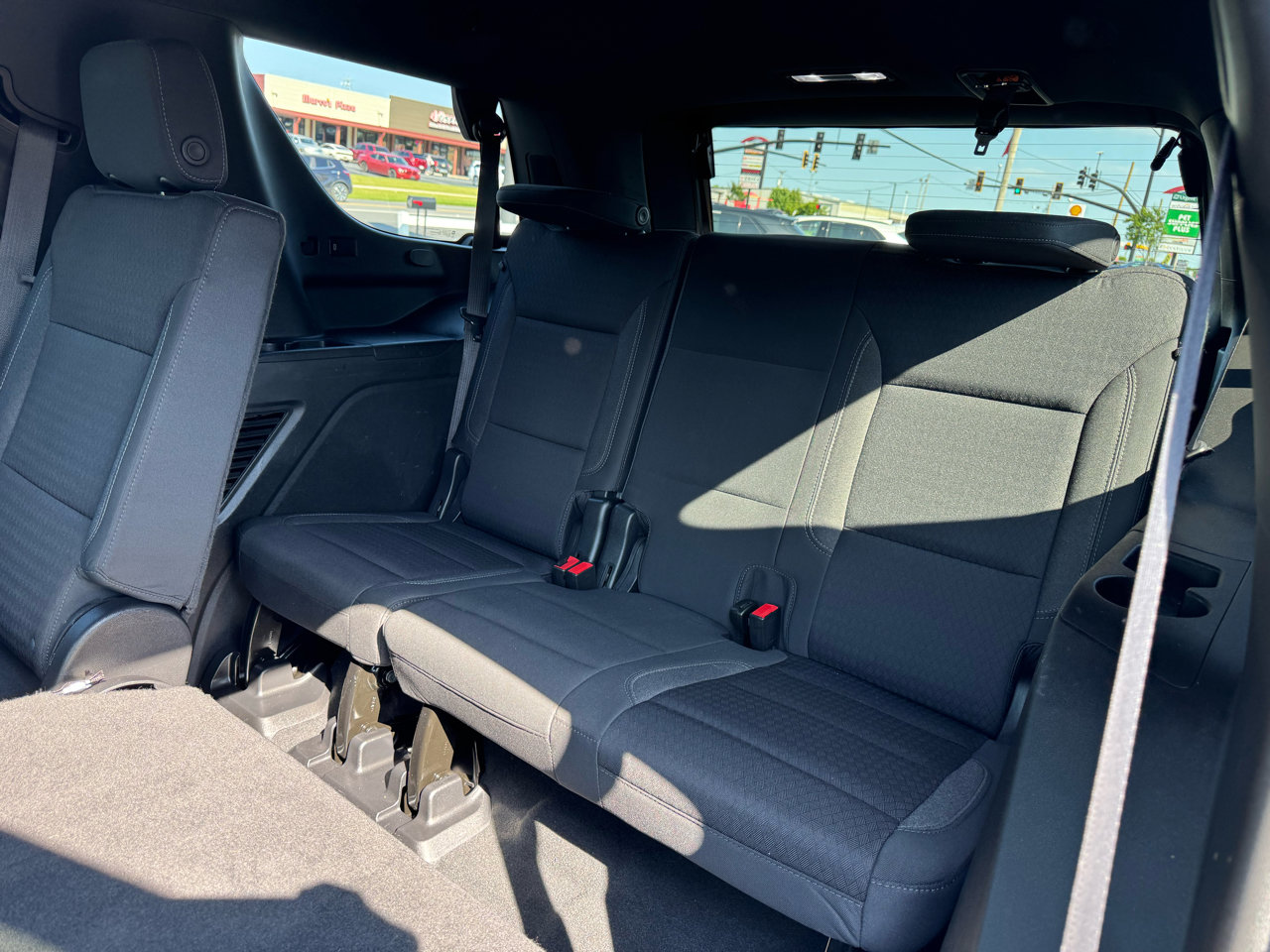 Used 2022 GMC Yukon SLE image 19