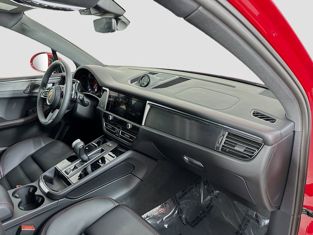 New 2026 Porsche Macan GTS image 31