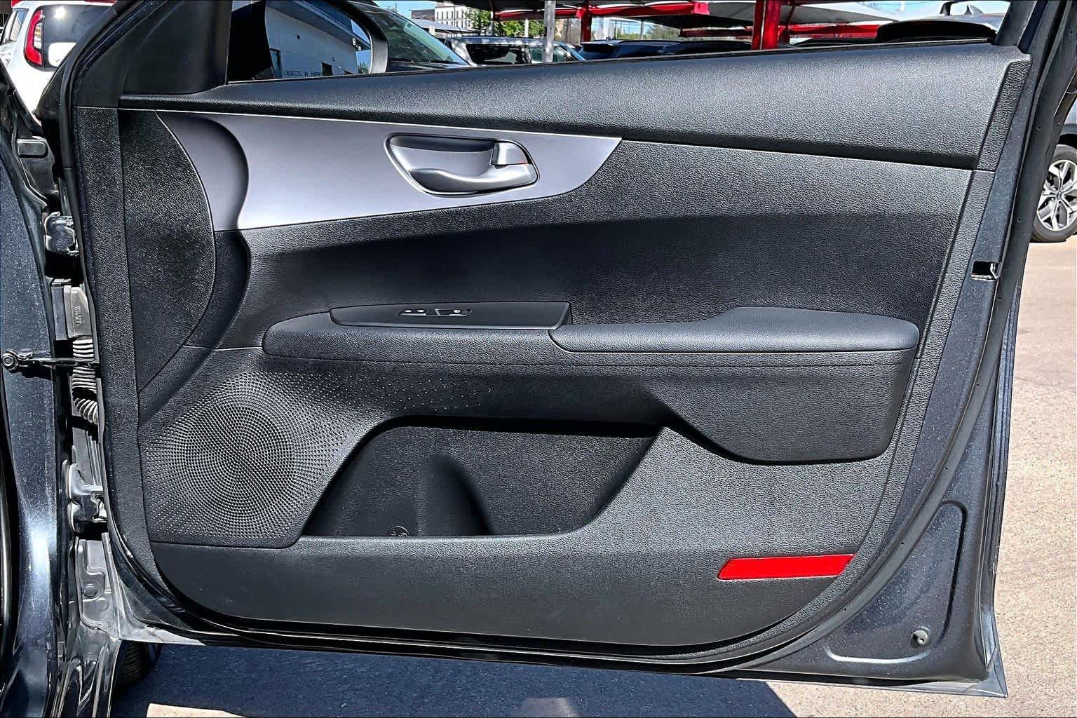 Used 2022 Kia Forte LXS w/ LXS Technology Package image 22
