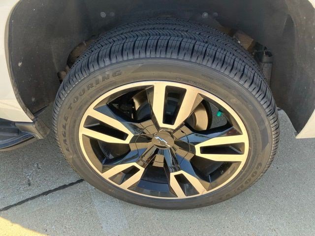 Used 2018 Chevrolet Tahoe Premier AWD/4WD image 31