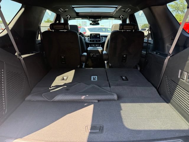 Used 2024 Chevrolet Tahoe Z71 w/ Luxury Package AWD/4WD image 5