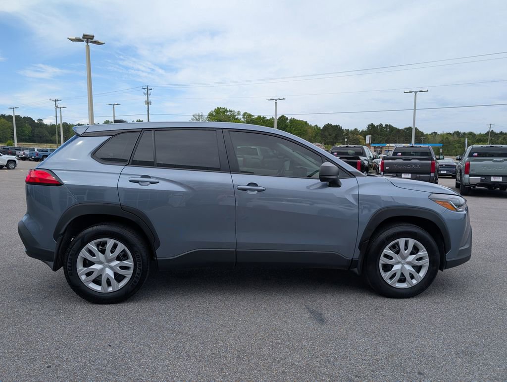 Used 2025 Toyota Corolla Cross L image 6