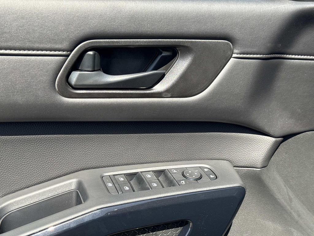 New 2026 Nissan Pathfinder SV FWD image 18