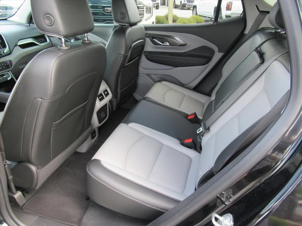 Used 2023 GMC Terrain SLT w/ Infotainment Package II FWD image 31