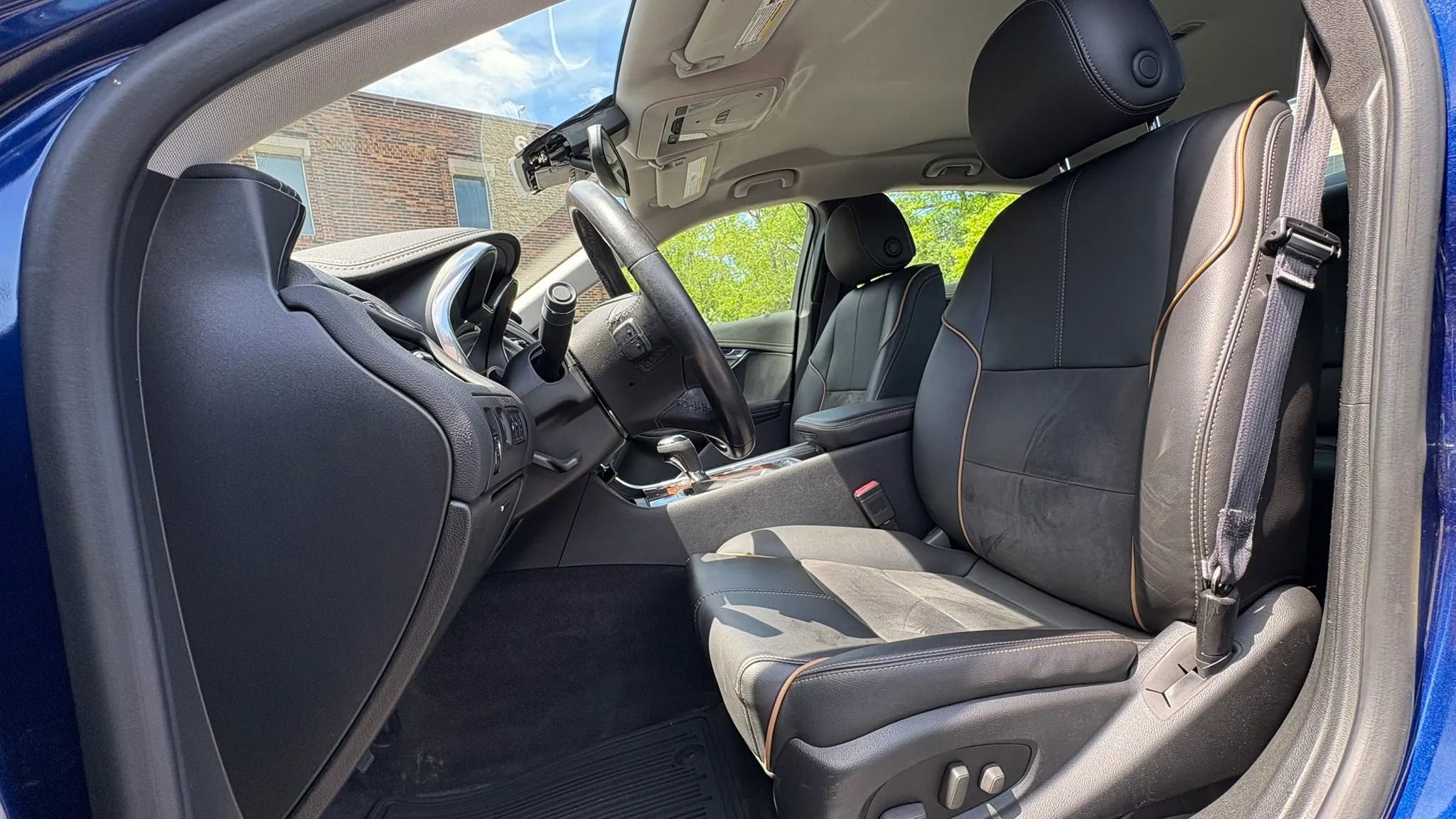 Used 2014 Chevrolet Impala LT w/ Premium Seating Package FWD image 2