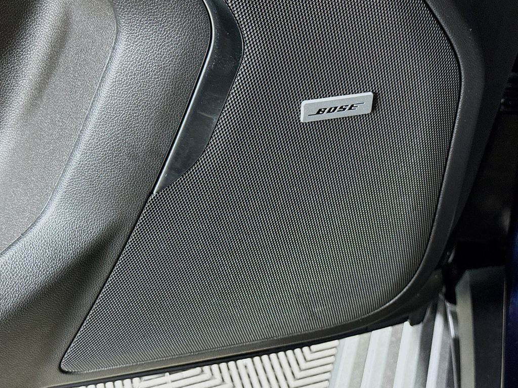 Used 2024 GMC Yukon XL AT4 AWD/4WD image 12