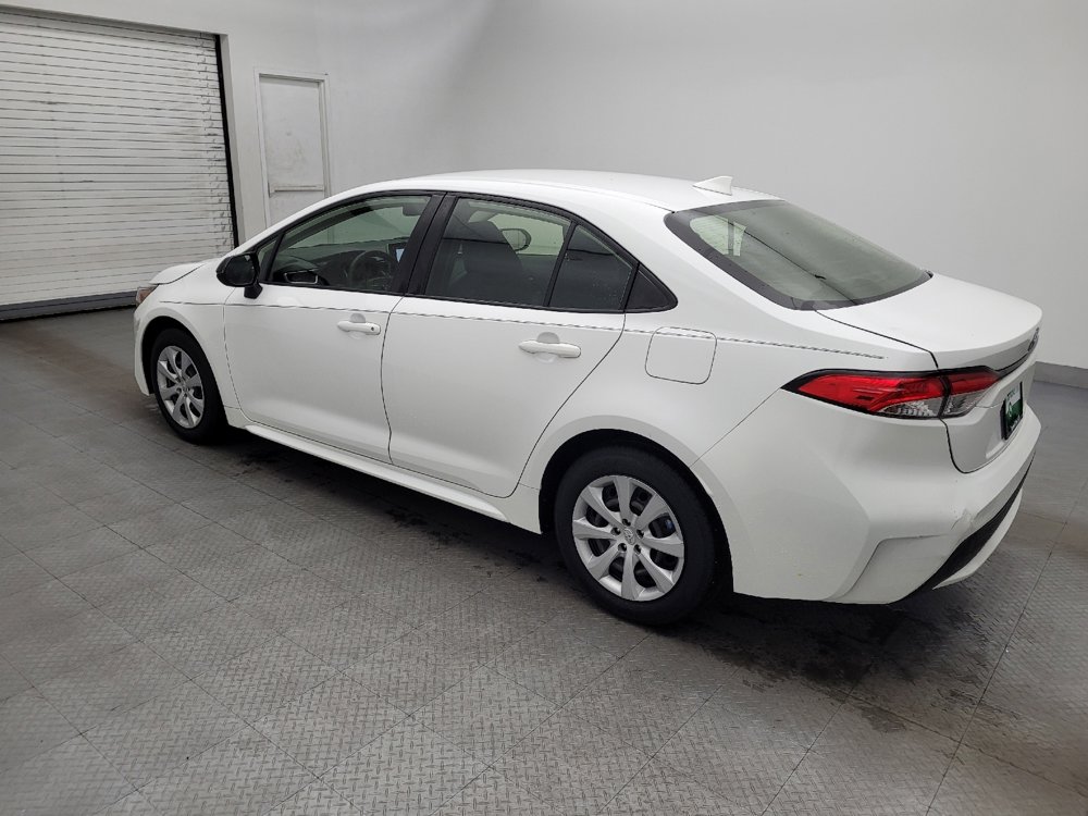 Used 2021 Toyota Corolla LE image 3