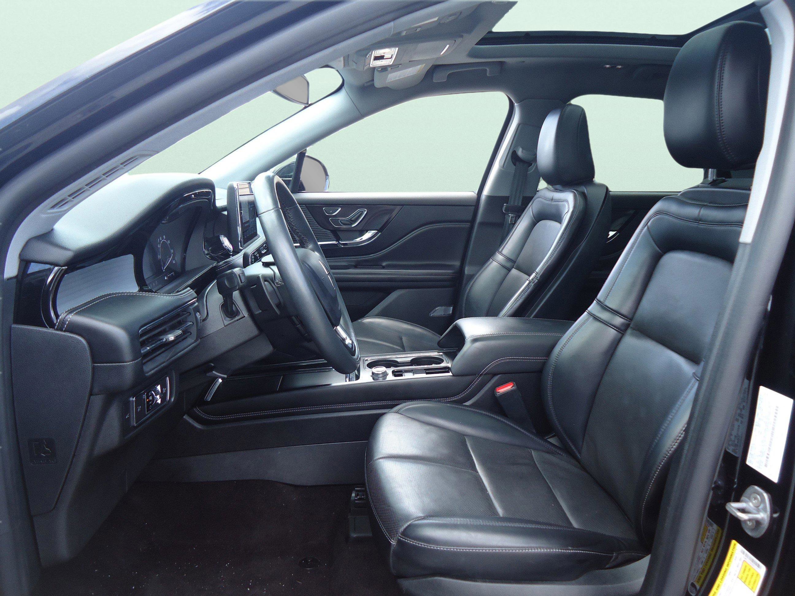 Used 2022 Lincoln Corsair AWD w/ Premium Package image 23
