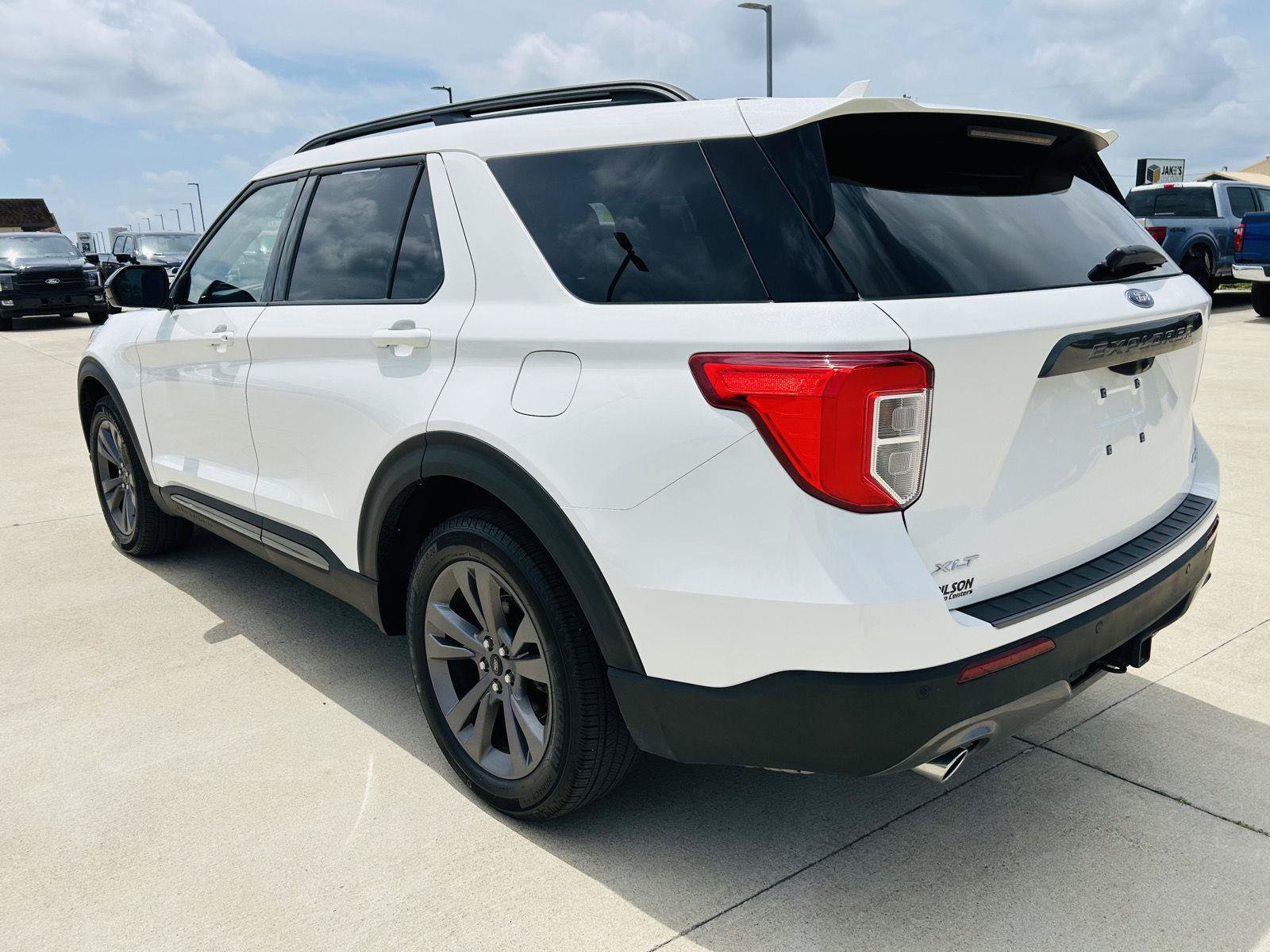 Used 2023 Ford Explorer XLT w/ Equipment Group 202A AWD/4WD image 41