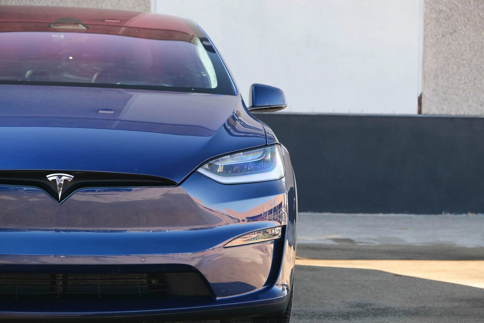 Used 2023 Tesla Model X Plaid image 3