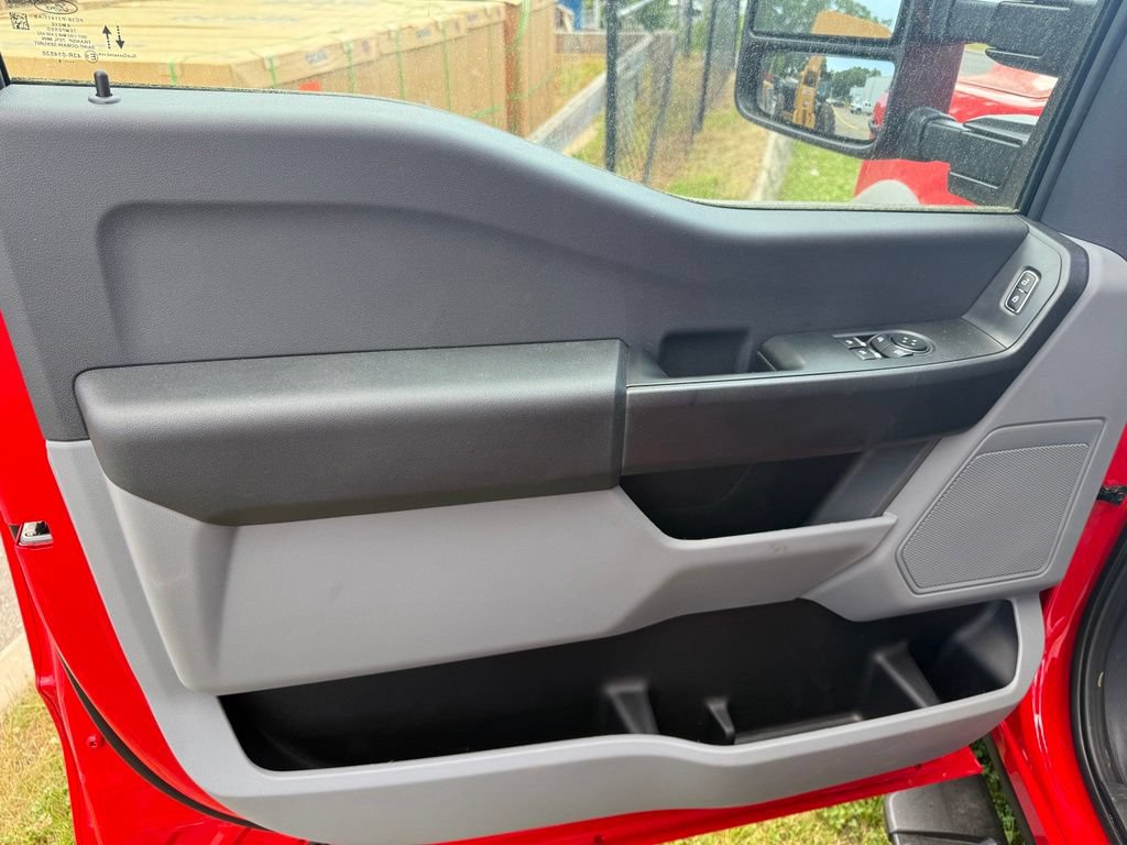 New 2026 Ford F550 4x4 Regular Cab Super Duty image 8