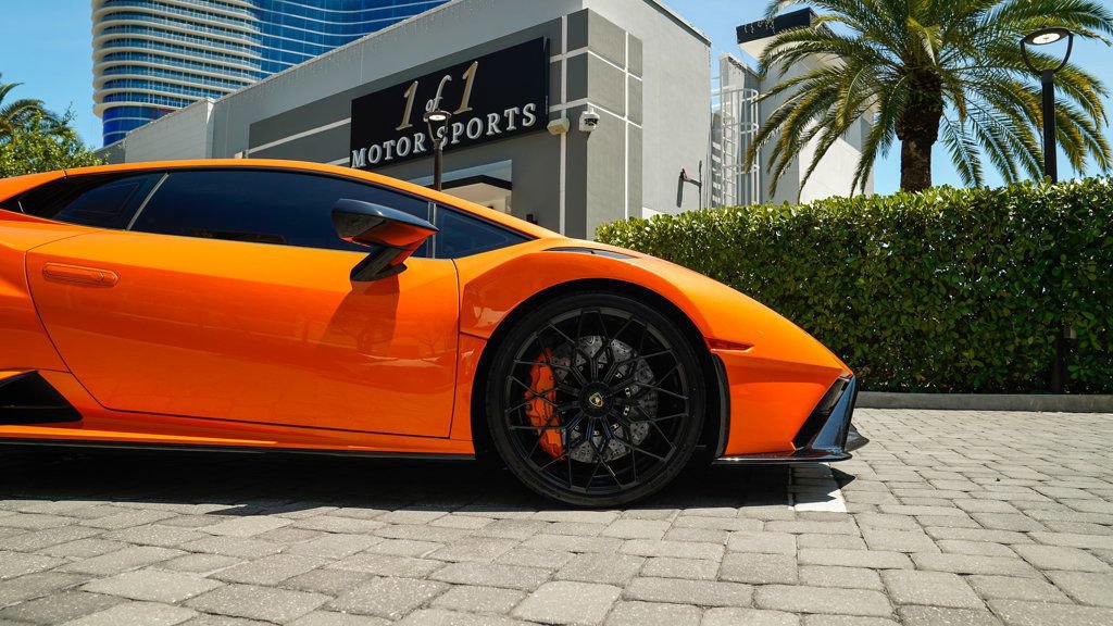 Used 2022 Lamborghini Huracan STO image 30