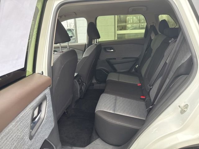 Used 2023 Nissan Rogue SV AWD/4WD image 17