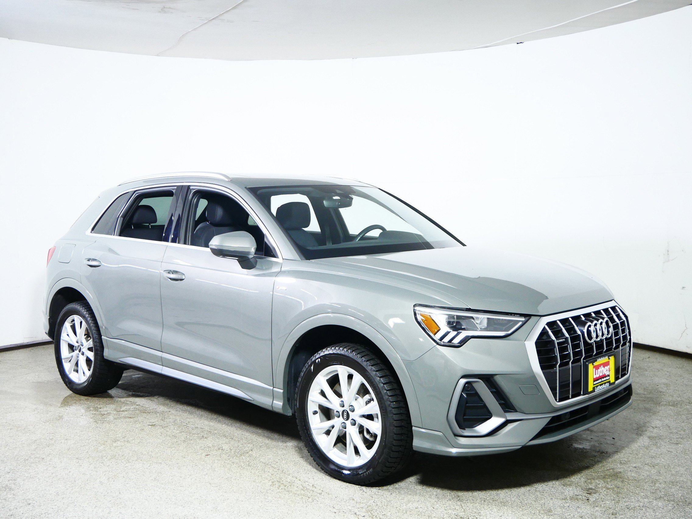 Used 2022 Audi Q3 2.0T Premium Plus w/ Premium Plus Package image 1