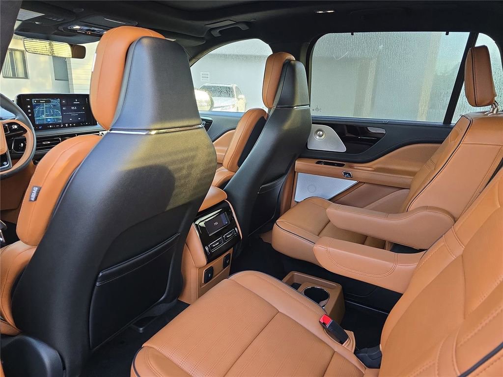 New 2025 Lincoln Aviator Black Label image 12