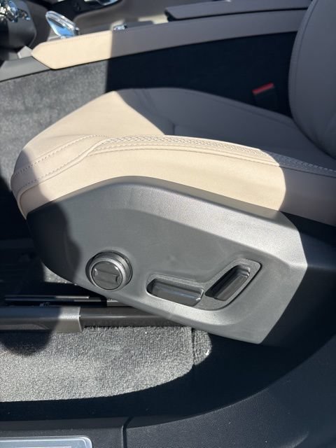 New 2026 Volvo XC90 B6 Plus w/ Protection Package Premier AWD/4WD image 31