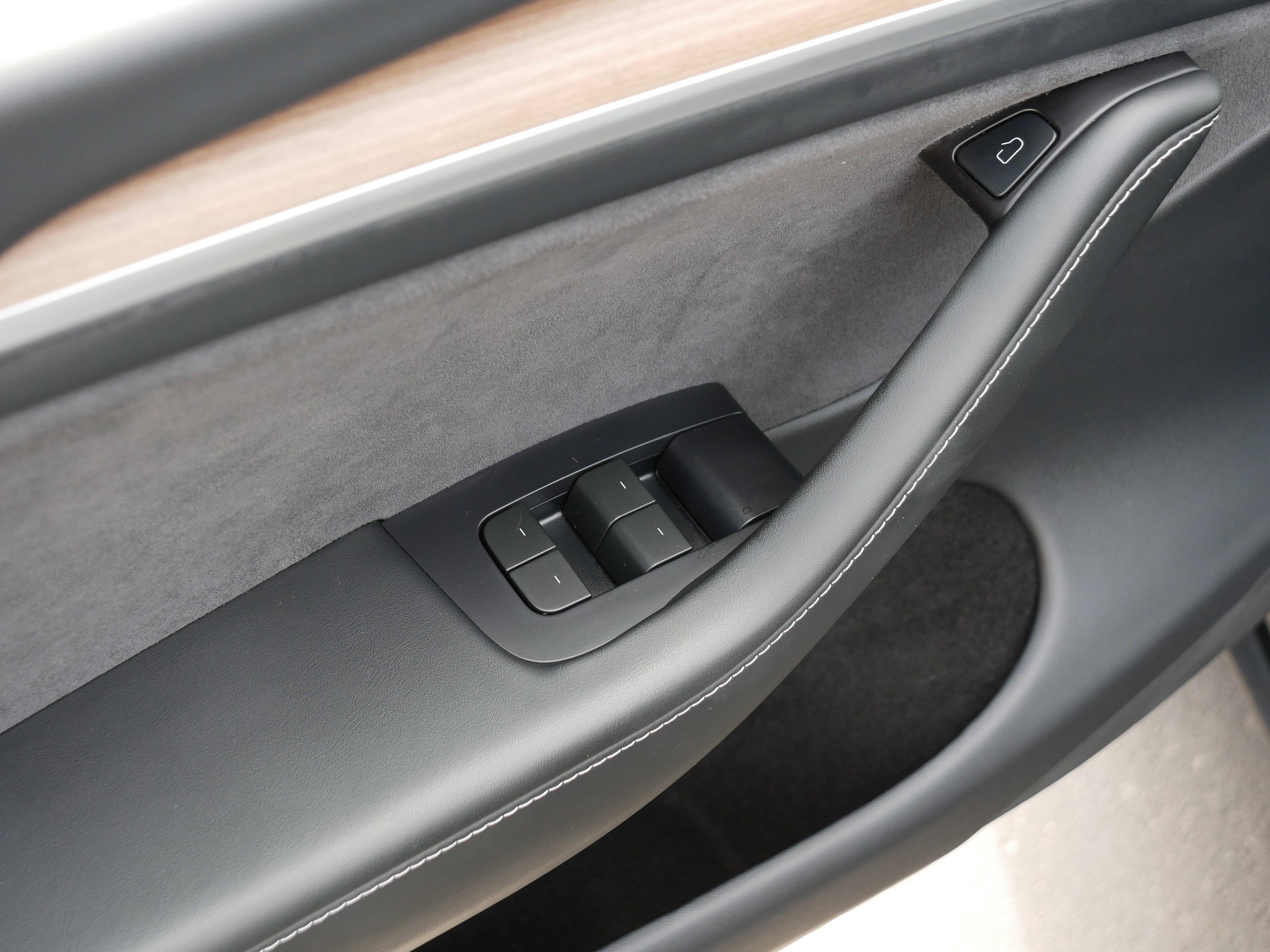 Used 2024 Tesla Model Y Long Range image 19