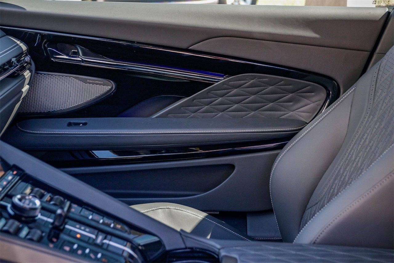 Used 2024 Aston Martin DB12 image 19