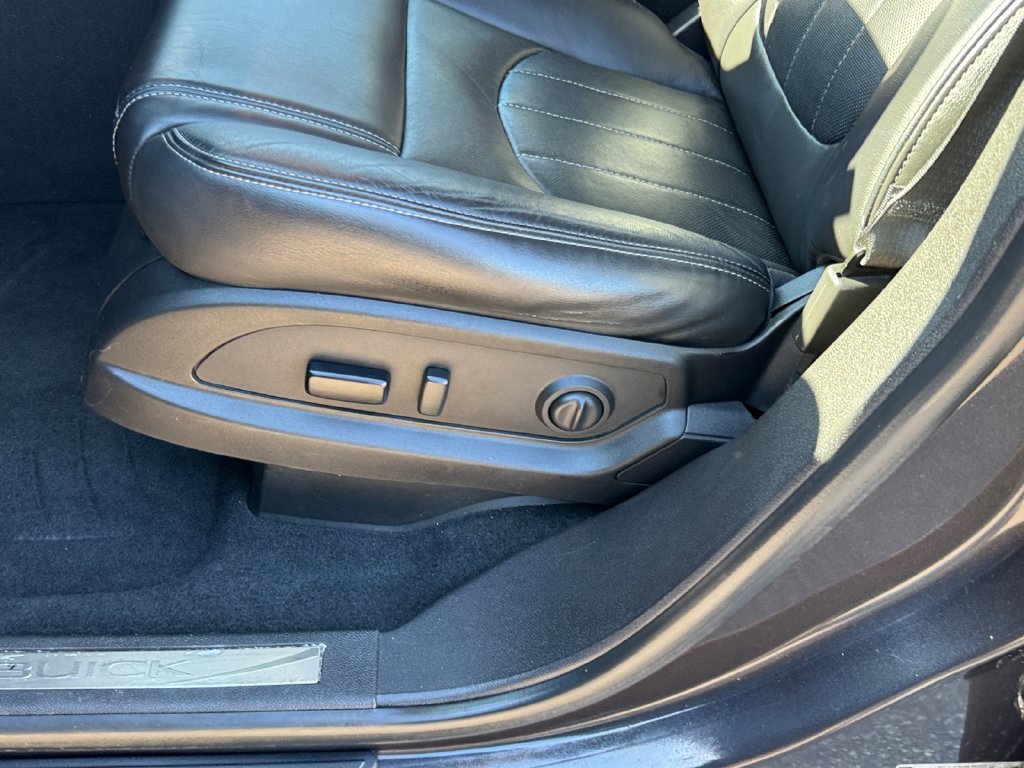 Used 2017 Buick Enclave Premium AWD/4WD image 17