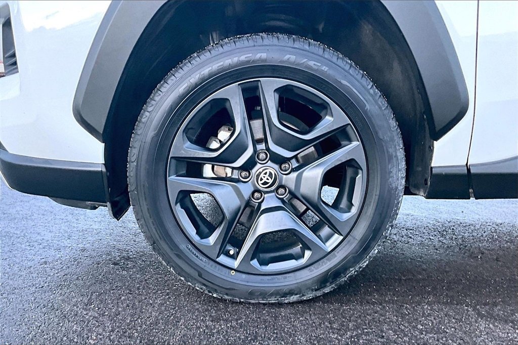 Used 2024 Toyota RAV4 Adventure image 9