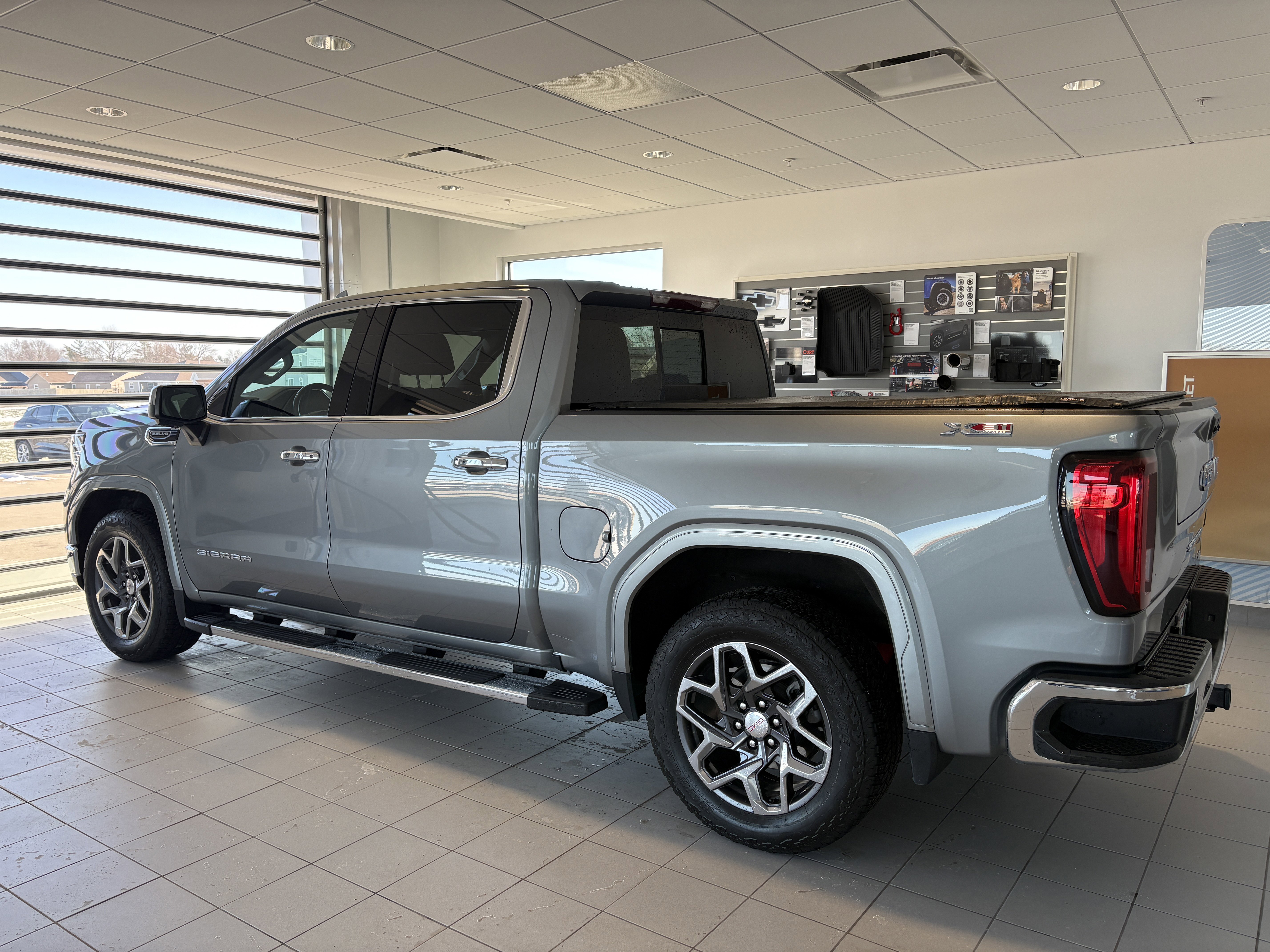 Used 2024 GMC Sierra 1500 SLT w/ SLT Premium Plus Package image 3