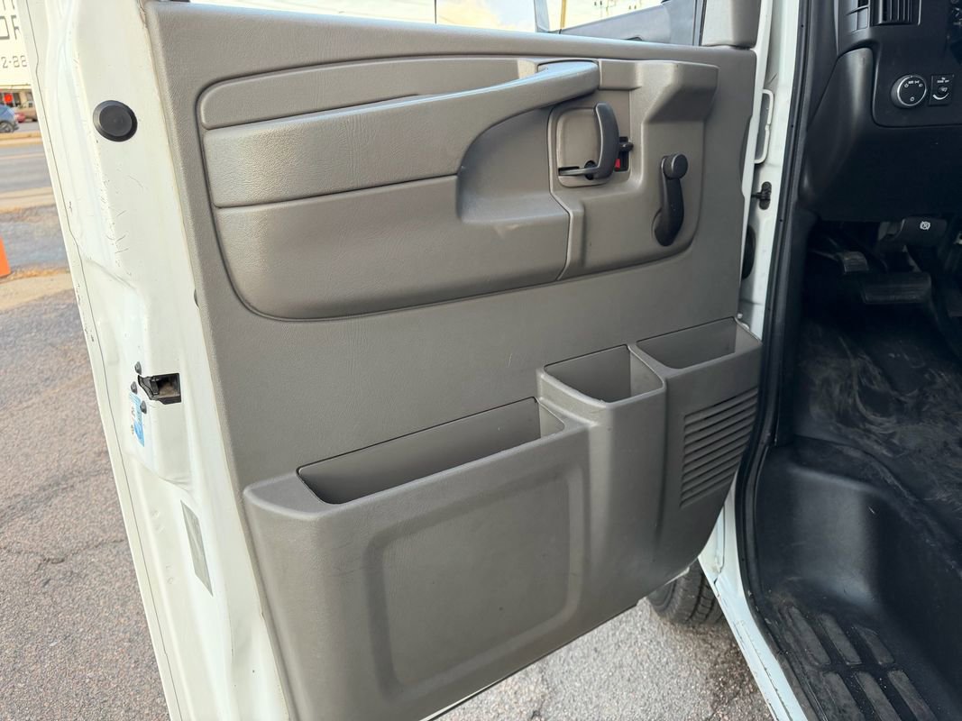 Used 2015 GMC Savana 3500 3500 image 13