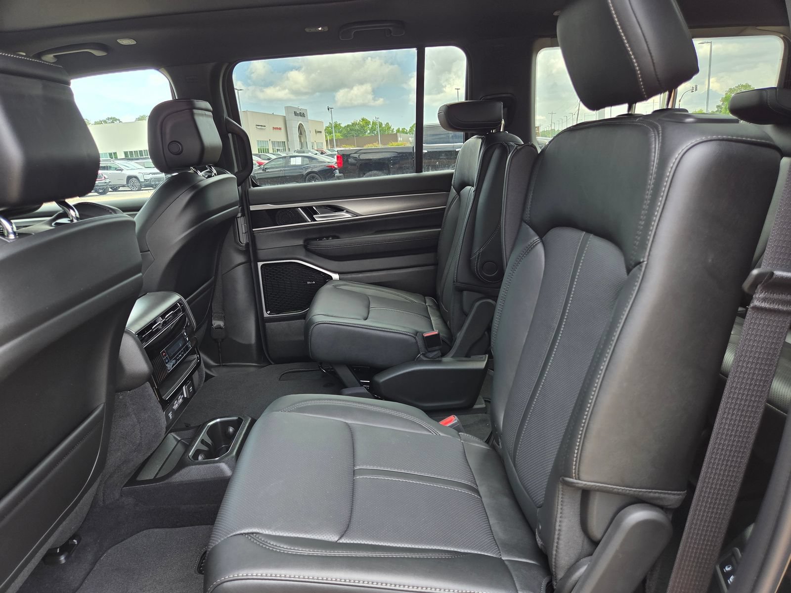 New 2026 Jeep Grand Wagoneer Limited w/ Premium Group II AWD/4WD image 19