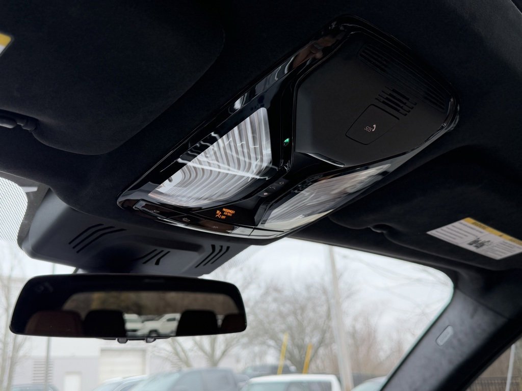 Used 2021 BMW X7 M50i image 24