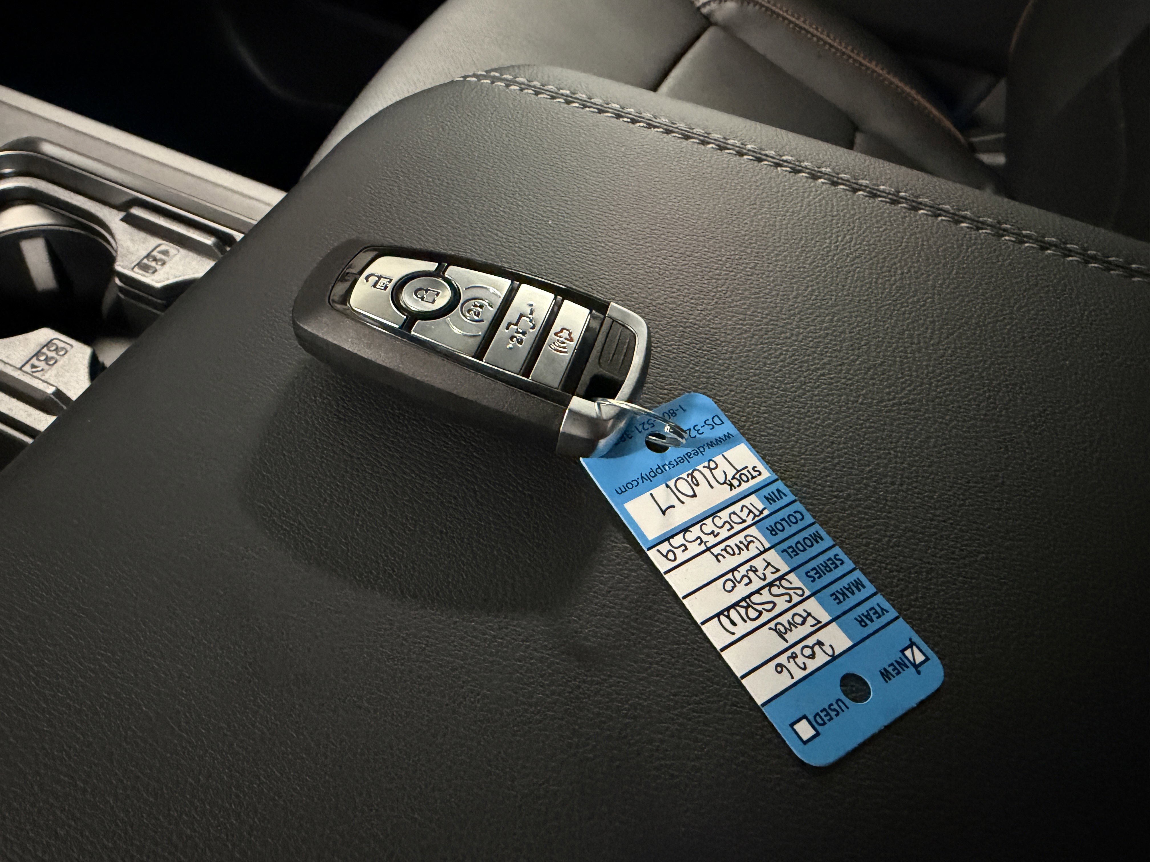 New 2026 Ford F250 Lariat w/ Black Appearance Package image 19