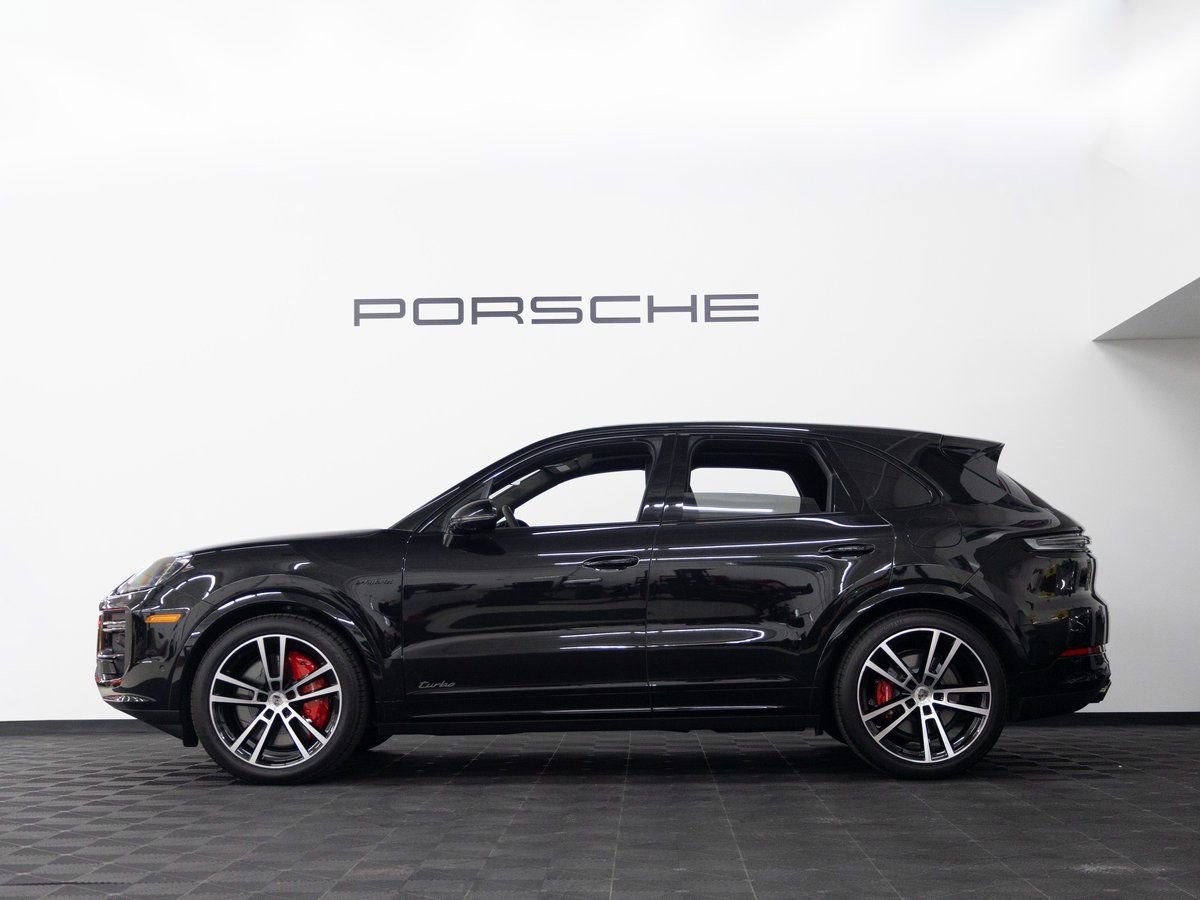 New 2025 Porsche Cayenne Turbo image 2