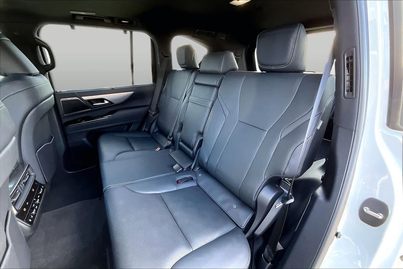 Used 2024 Lexus LX 600 F Sport AWD/4WD image 21