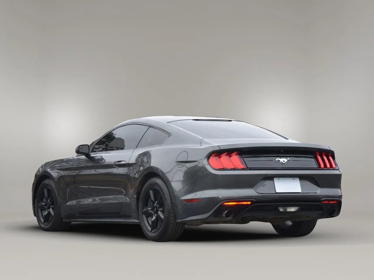 Used 2018 Ford Mustang Coupe image 17