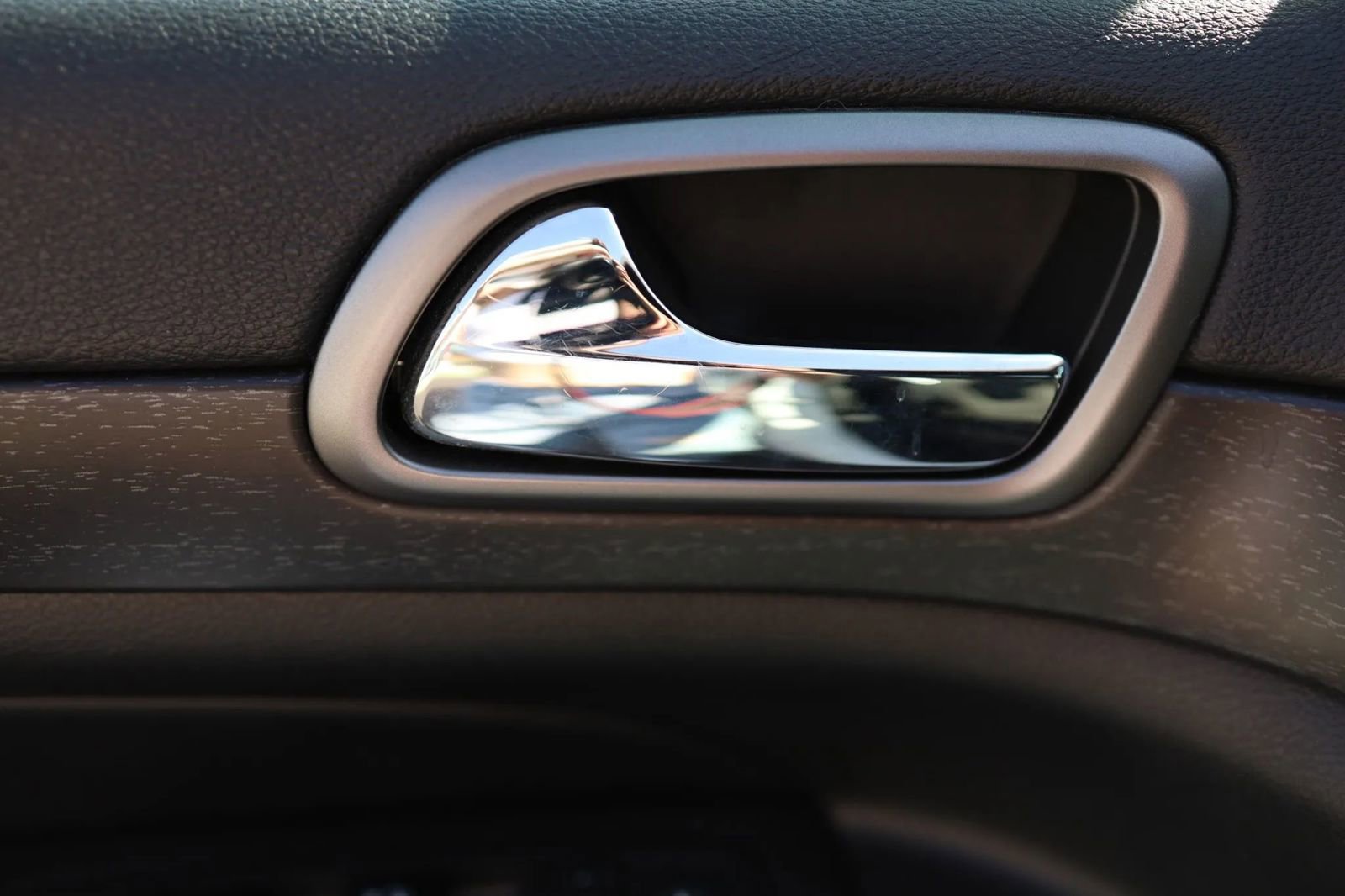 Used 2018 Jeep Grand Cherokee Laredo image 10