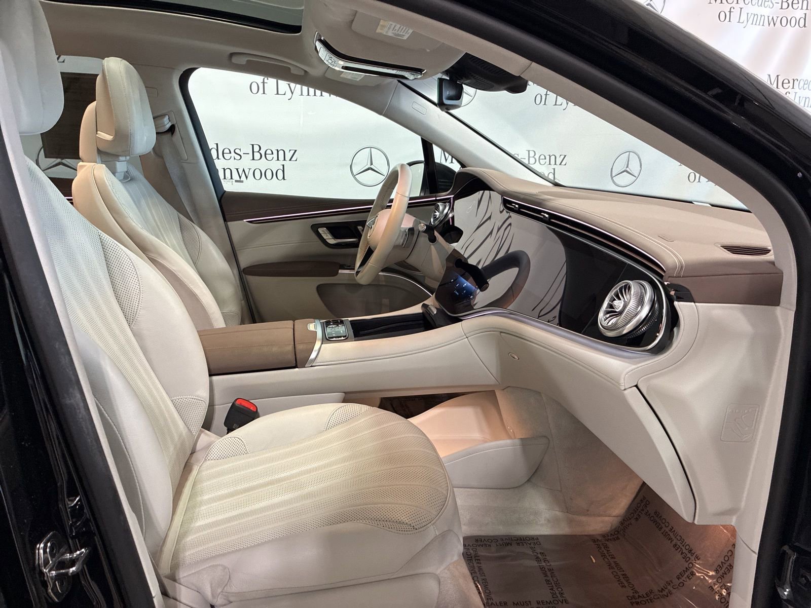 Used 2023 Mercedes-Benz EQS 580 4MATIC SUV image 29