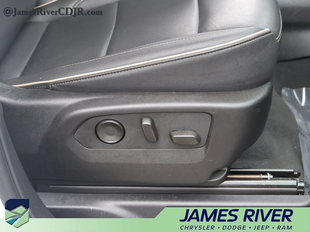 Used 2024 GMC Yukon SLT AWD/4WD image 10