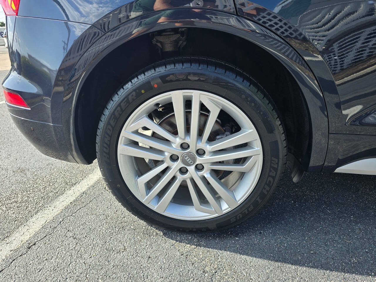Used 2018 Audi Q5 2.0T Premium Plus w/ Premium Plus Package AWD/4WD image 12