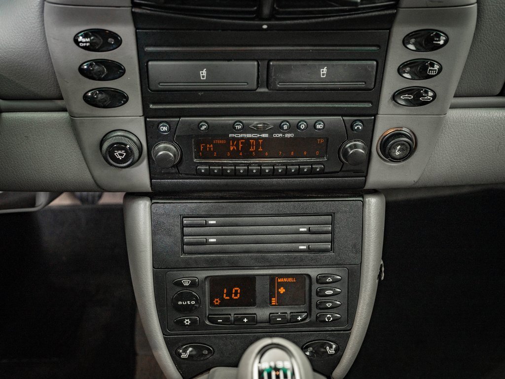 Used 2001 Porsche 911 Carrera image 35