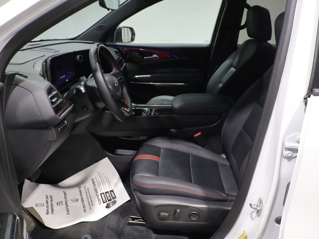 Used 2024 Chevrolet Traverse RS w/ LPO, Floor Liner Package AWD/4WD image 10