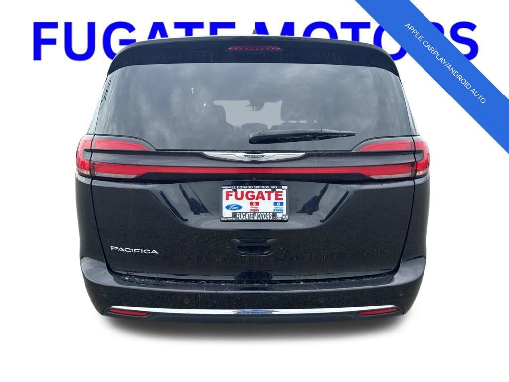 Used 2024 Chrysler Pacifica Touring-L FWD image 4