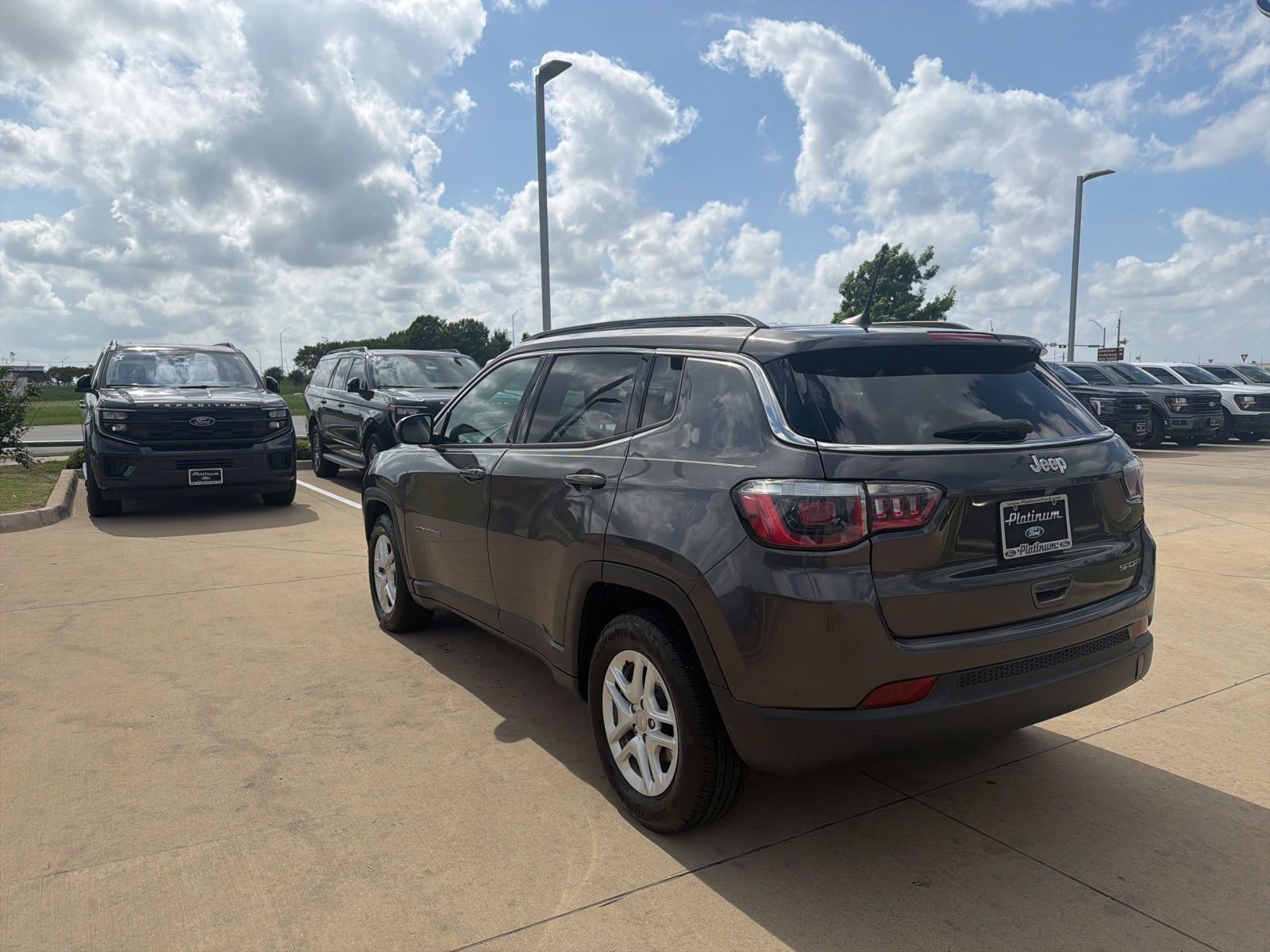 Used 2019 Jeep Compass Sport w/ Tech Group image 3