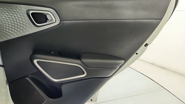 Used 2021 Kia Soul LX FWD image 25