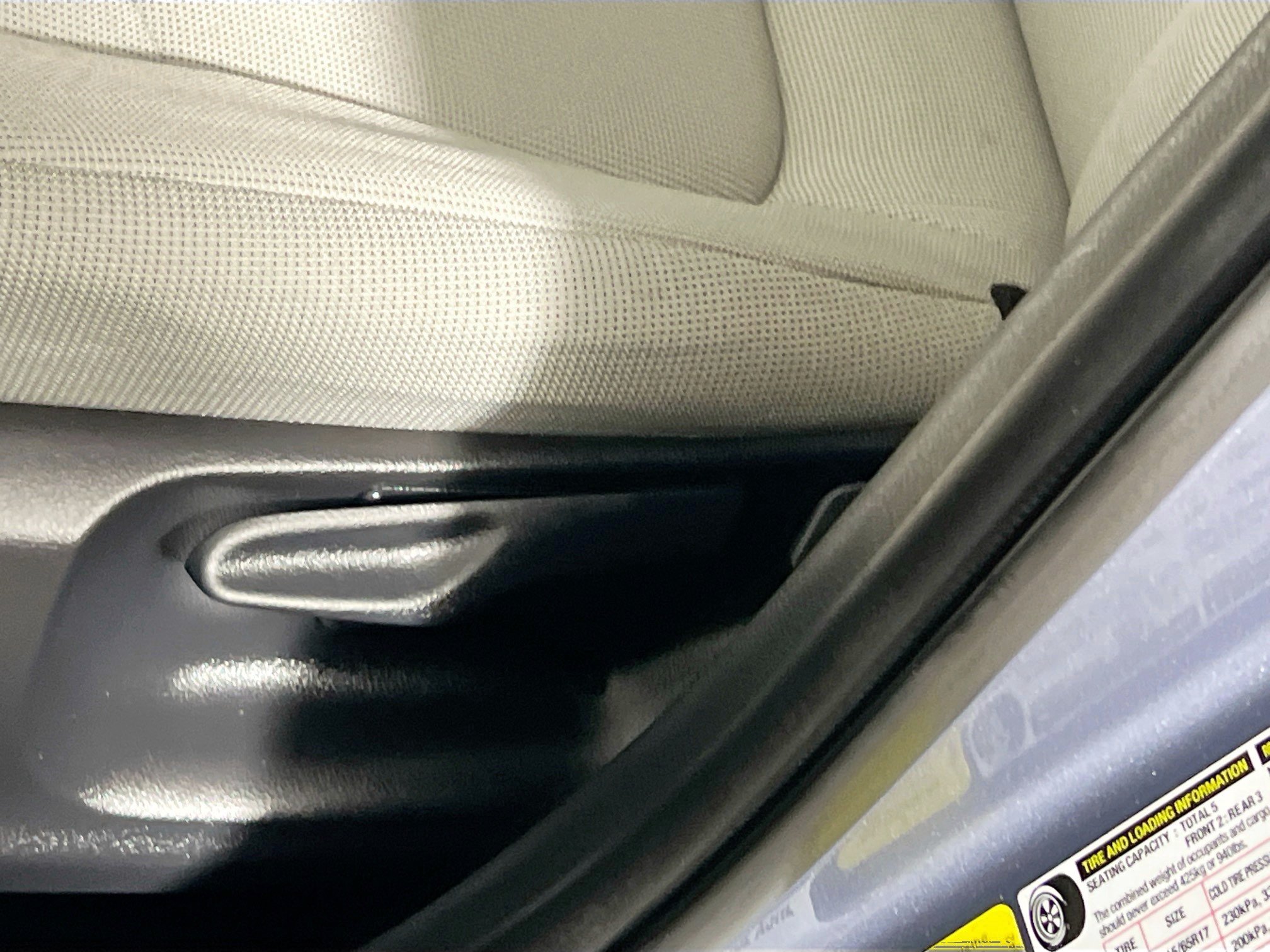 Used 2025 Toyota Corolla Cross L FWD image 15