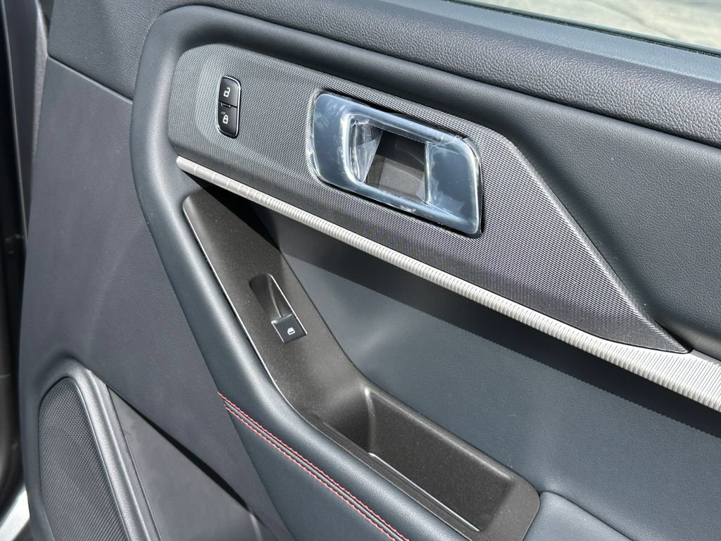 New 2026 Ford Explorer ST-Line w/ ST-Line Street Pack RWD image 18