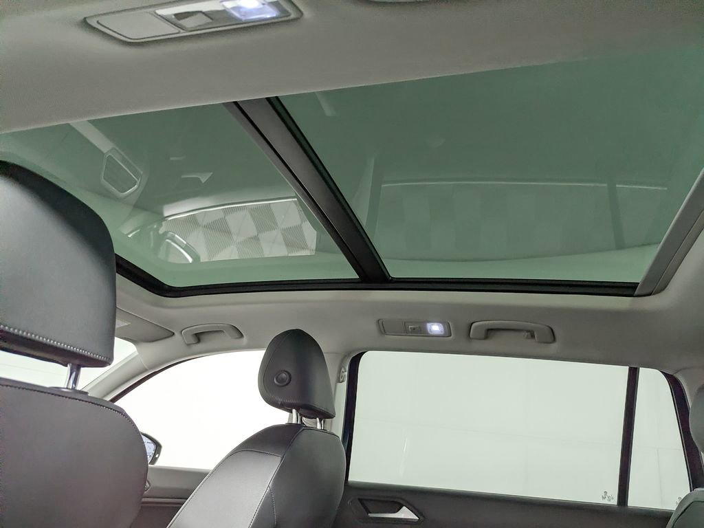 Used 2019 Volkswagen Tiguan SE FWD image 9