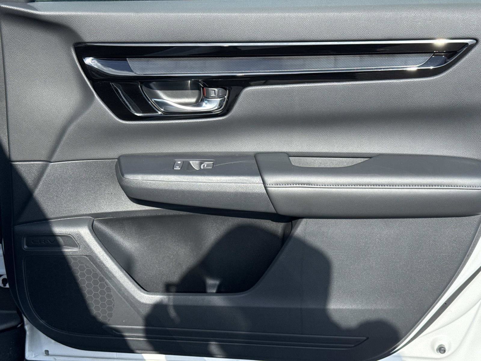 Used 2025 Honda CR-V EX-L image 18