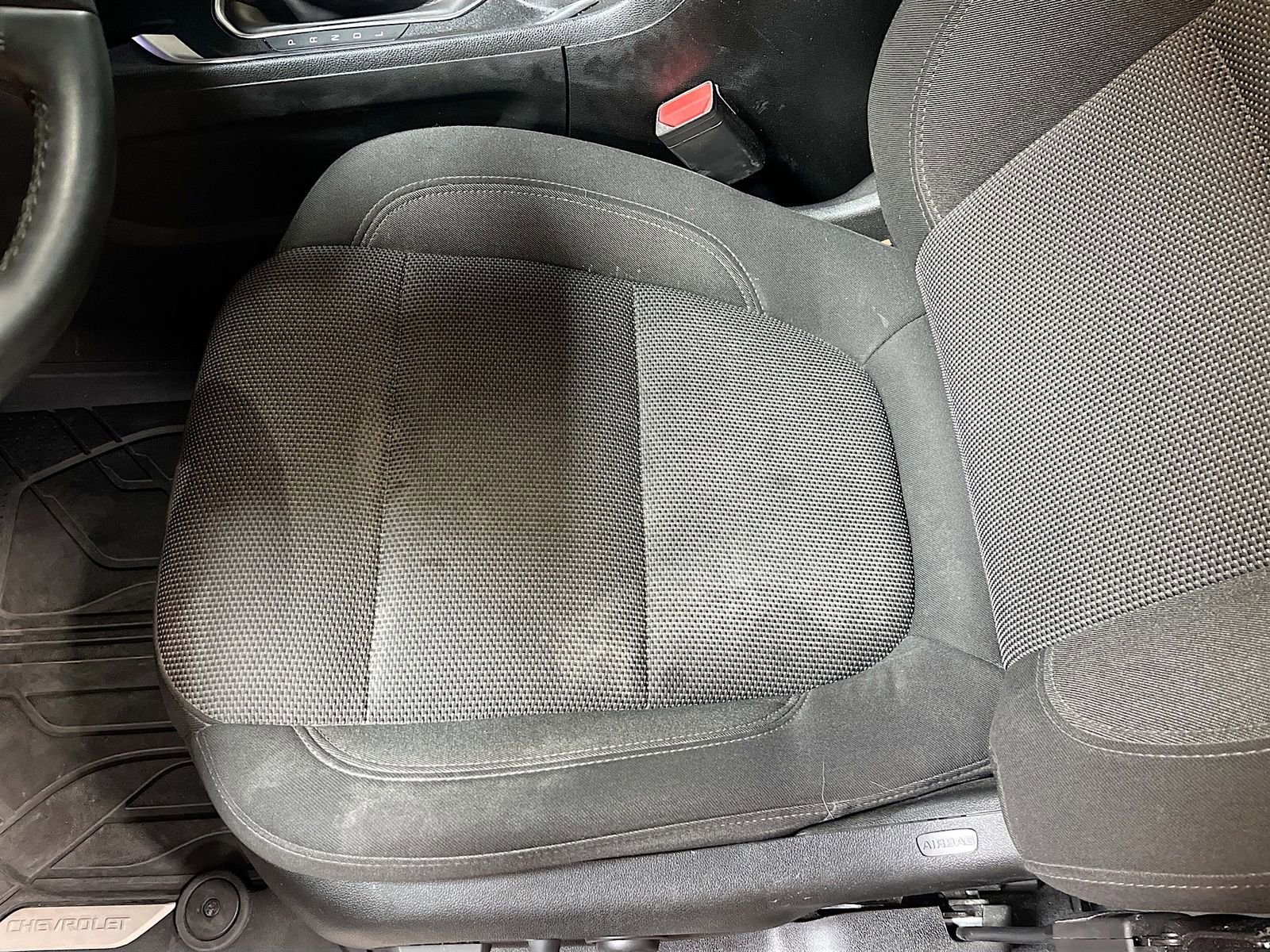 Used 2023 Chevrolet Traverse LT w/ Rear Camera Mirror Package image 18