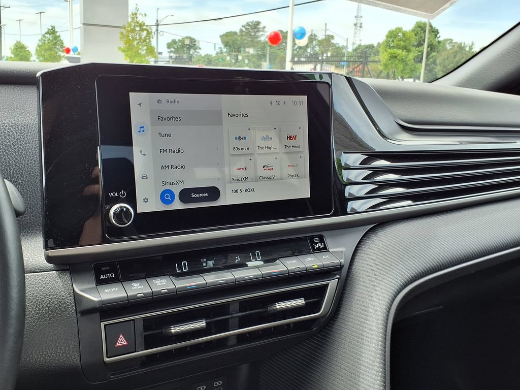 Used 2025 Toyota Camry SE FWD image 25