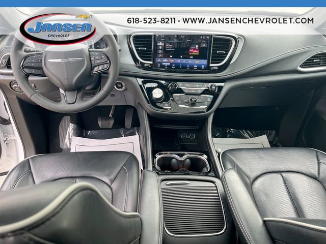 Used 2025 Chrysler Pacifica Limited FWD image 20