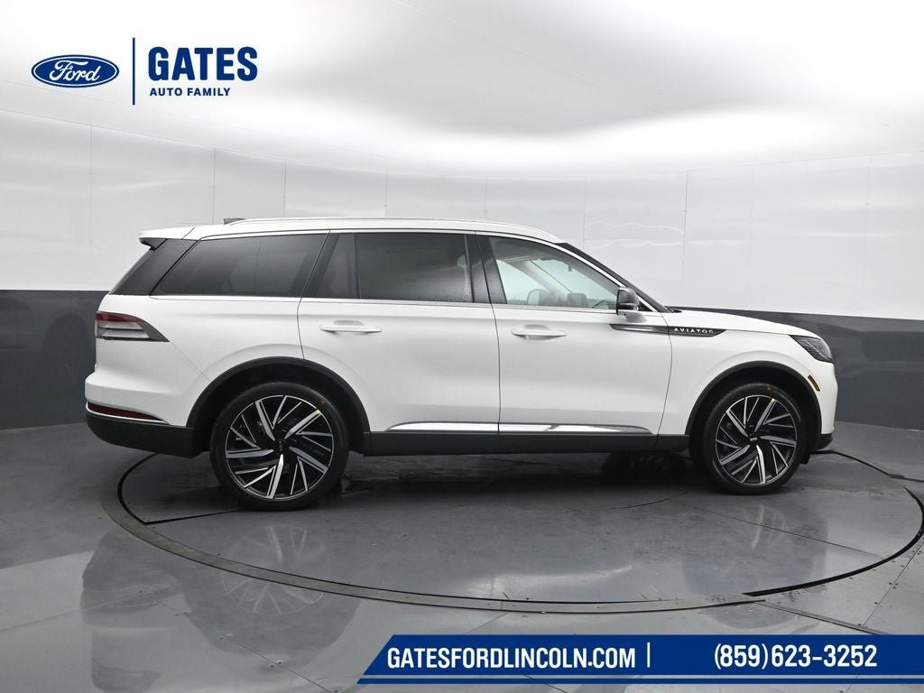 New 2026 Lincoln Aviator Reserve image 3