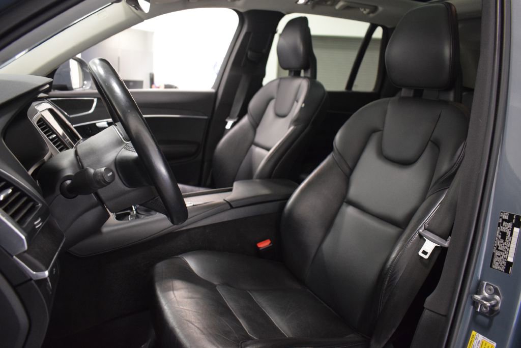 Used 2020 Volvo XC90 T5 Momentum w/ Protection Package image 10